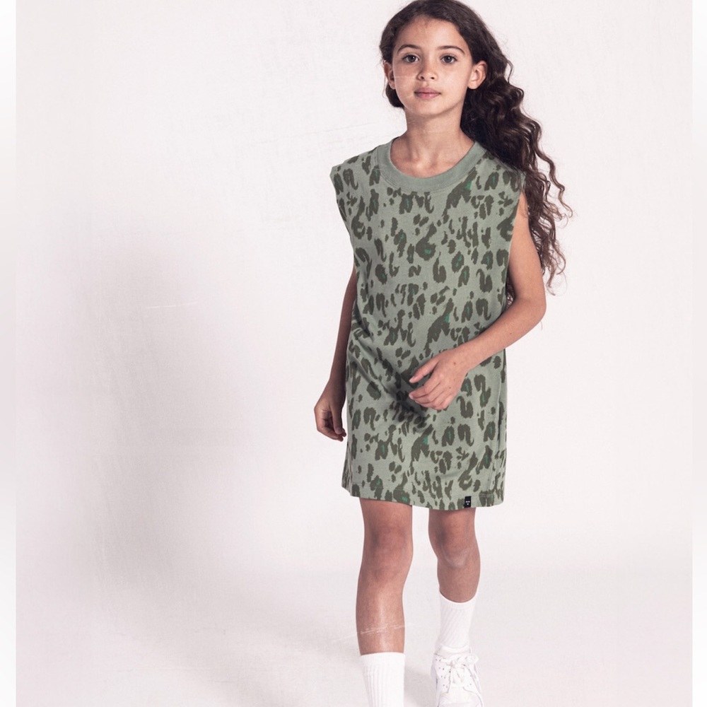 Finger in the nose girls dress
